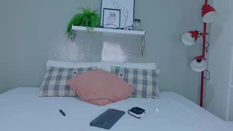 TAYLOR  online show from November 2025 11:32:02 AM