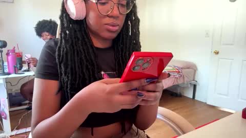 Taylor online show from May 2026 09:44:02 PM