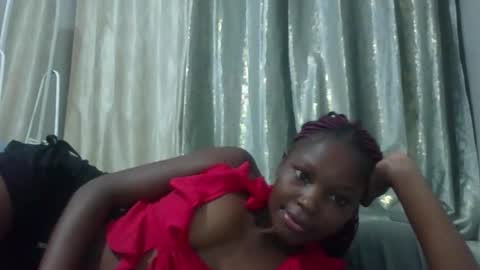 Snapshot of tayrahh chatting on May 2026 06:25:01 PM tayrahh online show from May 2026 06:25:01 PM