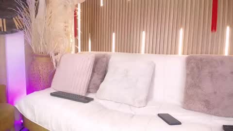 Sofia online show from March 2026 09:11:01 PM