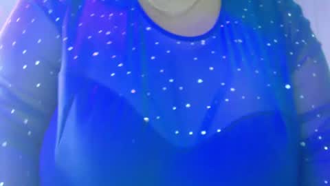 Snapshot of tease_artist chatting on November 2025 10:17:01 AM Reina online show from November 2025 10:17:01 AM