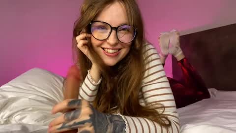 Mary     X TechnoElfff  INST    fansly kissmary online show from April 2026 07:29:01 PM