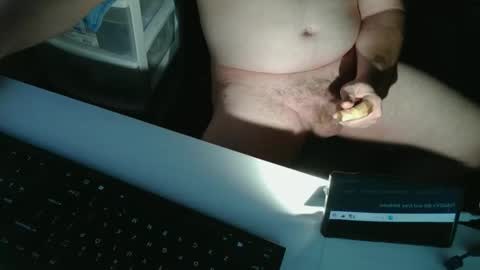 Snapshot of techskiota chatting on November 2025 10:10:01 PM Tech online show from November 2025 10:10:01 PM