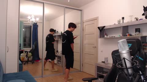 Teddy online show from December 2024 03:11:01 PM