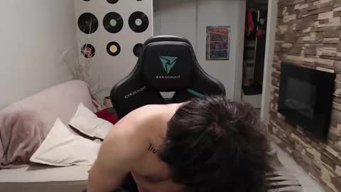 Teddy online show from November 2025 09:58:01 PM