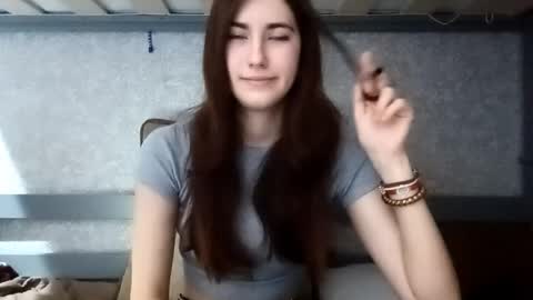 Alice online show from November 2025 05:19:01 AM