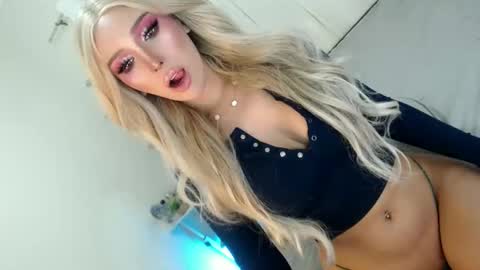 EVA GLASSCOTT online show from October 2025 07:38:01 AM