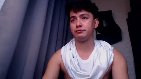 Snapshot of tempting_jon chatting on July 2026 05:50:02 AM tempting_jon online show from July 2026 05:50:02 AM
