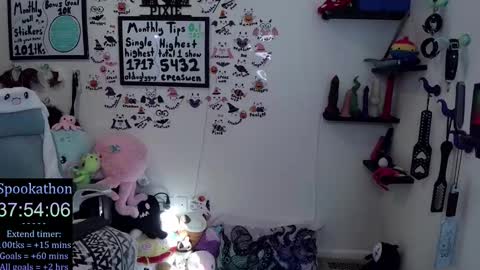 Pixie and Tentacle Overlord online show from October 2025 10:11:02 PM