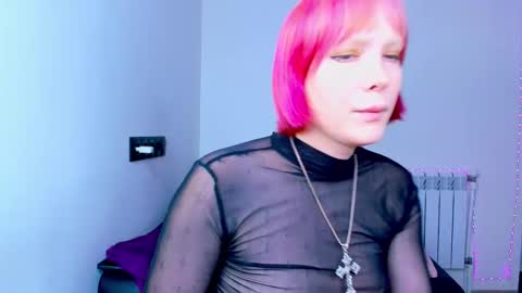 Kira online show from October 2025 04:43:02 AM