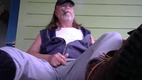 Snapshot of tennredneck chatting on October 2025 08:59:02 PM Tennredneck online show from October 2025 08:59:02 PM