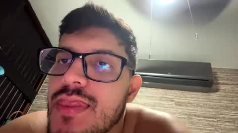Snapshot of teo_rojas chatting on May 2026 06:42:01 AM Rojas online show from May 2026 06:42:01 AM