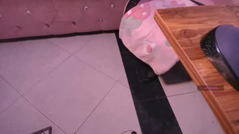 Terra Elowen online show from November 2025 11:10:01 AM