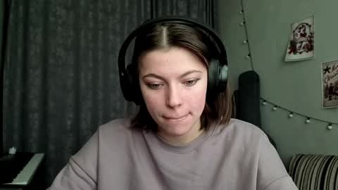 Anny Simpson online show from February 2026 06:18:02 AM