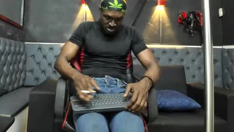 terranze_z online show from February 2026 07:21:01 PM