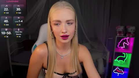 TessaHamilton online show from November 2025 11:10:01 AM