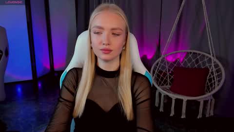 TessaHamilton online show from December 2025 08:10:01 AM