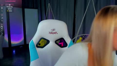 TessaHamilton online show from February 2026 12:37:02 PM