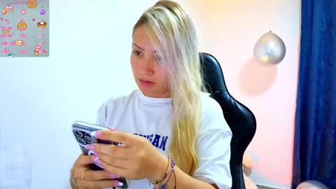 Snapshot of tessawhisnton chatting on October 2025 01:32:02 PM Tessy online show from October 2025 01:32:02 PM