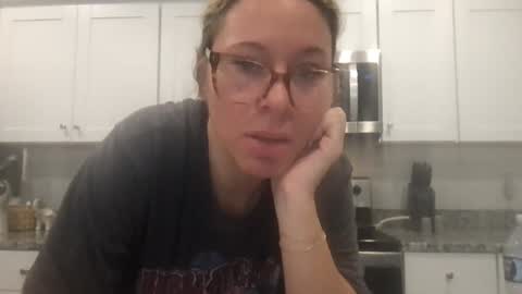 Snapshot of texas_blonde chatting on October 2025 01:30:01 PM Daphne Summers online show from October 2025 01:30:01 PM