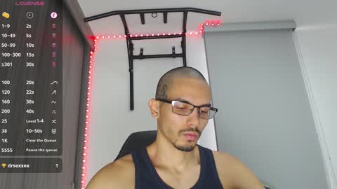 Snapshot of th_russ chatting on February 2025 03:10:02 PM INSTAGRAM Th1rss online show from February 2025 03:10:02 PM