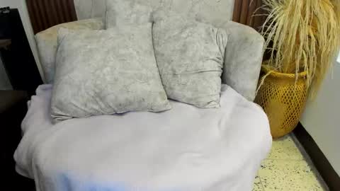 Sweet Thais  online show from November 2025 12:29:02 PM