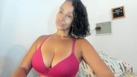 Snapshot of thali_gomex chatting on April 2026 08:25:02 PM Thalia Gomex online show from April 2026 08:25:02 PM