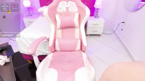 Thalia  online show from December 2025 08:15:02 PM