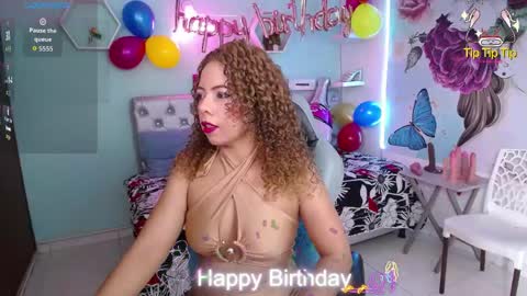 Snapshot of thalia_mills19 chatting on May 2026 07:52:01 PM Andrea online show from May 2026 07:52:01 PM
