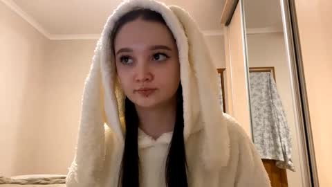 Snapshot of thaliakuchem chatting on February 2026 02:10:01 PM Yumi online show from February 2026 02:10:01 PM