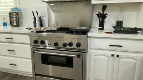 Snapshot of thatoneblondee chatting on September 2025 01:40:01 AM thatoneblondee online show from September 2025 01:40:01 AM