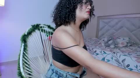 thayla_brince_ online show from November 2025 08:08:02 PM