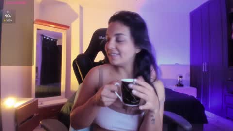 Paola online show from January 2025 10:49:02 PM