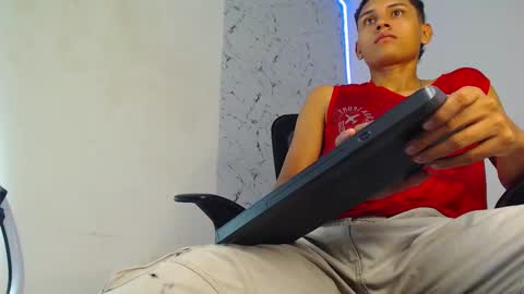 Snapshot of the_crack71 chatting on September 2025 01:49:02 PM Sean OPry online show from September 2025 01:49:02 PM