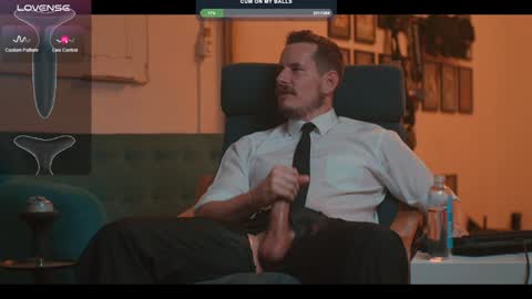 Snapshot of the_dilf chatting on December 2024 06:20:02 PM The DILF -  online show from December 2024 06:20:02 PM