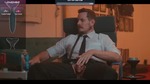 Snapshot of the_dilf chatting on December 2024 02:32:01 PM The DILF -  online show from December 2024 02:32:01 PM