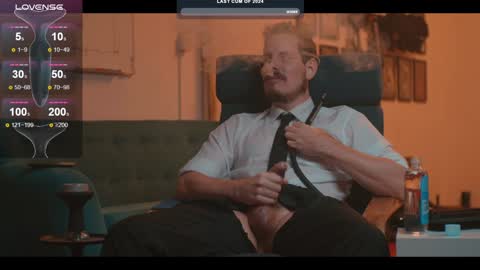 Snapshot of the_dilf chatting on December 2024 05:07:02 PM The DILF -  online show from December 2024 05:07:02 PM