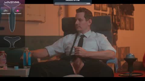 Snapshot of the_dilf chatting on January 2025 07:10:02 PM The DILF -  online show from January 2025 07:10:02 PM