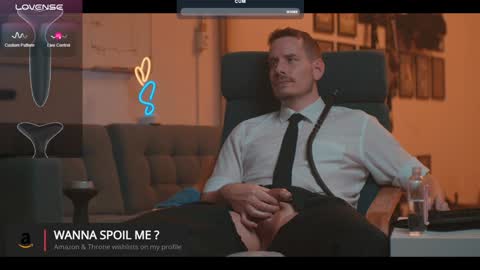 Snapshot of the_dilf chatting on January 2025 08:14:02 PM The DILF -  online show from January 2025 08:14:02 PM