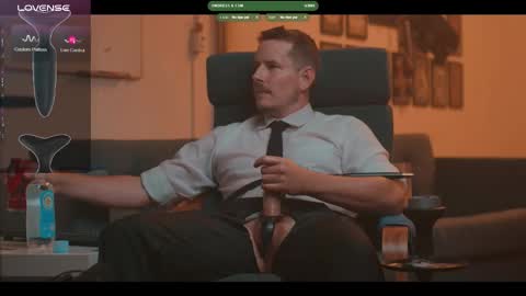 Snapshot of the_dilf chatting on October 2025 03:20:02 PM The DILF -  online show from October 2025 03:20:02 PM