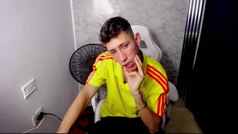 the_latin_boy02 online show from January 2026 02:47:02 AM