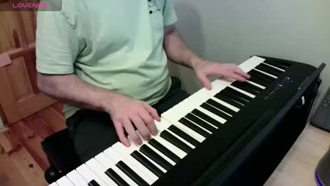 Snapshot of the_naked_pianists chatting on February 2026 02:06:01 PM Stephan 34 Cassandra 25 online show from February 2026 02:06:01 PM