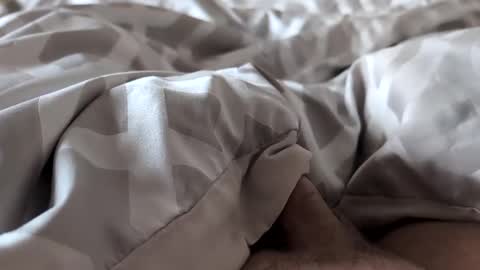 Snapshot of the_one_who_is_small chatting on March 2026 09:35:02 AM TheOne online show from March 2026 09:35:02 AM