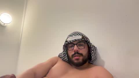 Snapshot of thearabboy98 chatting on January 2025 04:39:01 AM thearabboy98 online show from January 2025 04:39:01 AM