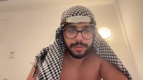 Snapshot of thearabboy98 chatting on January 2025 09:34:02 PM thearabboy98 online show from January 2025 09:34:02 PM