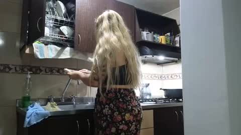 Snapshot of theauroramae chatting on January 2025 03:47:01 AM theauroramae - online show from January 2025 03:47:01 AM