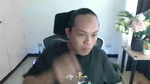 thebitch_cowbell online show from December 2025 02:16:02 AM