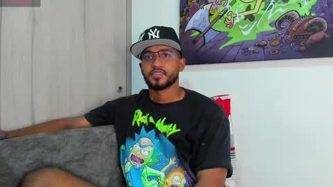 Snapshot of theblack_frank chatting on April 2026 10:33:01 AM theblack_frank online show from April 2026 10:33:01 AM