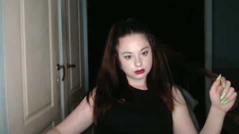Snapshot of theblackdiamond194588 chatting on June 2026 06:19:02 PM raissa online show from June 2026 06:19:02 PM