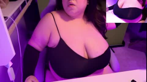 TheBouncingBetty online show from April 2026 11:07:01 PM